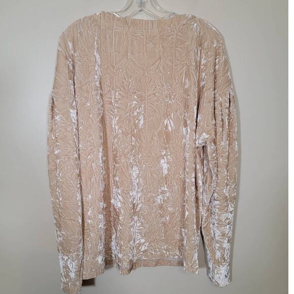 Umgee Crushed Velvet Top Champagne Puff Sleeve at Shoulder Size Large - Picture 7 of 7